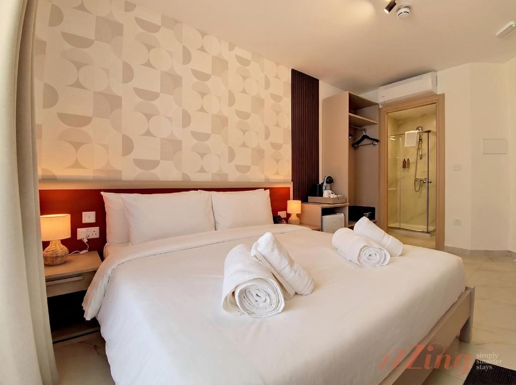 Double Room with Balcony at Lepanto Guesthouse